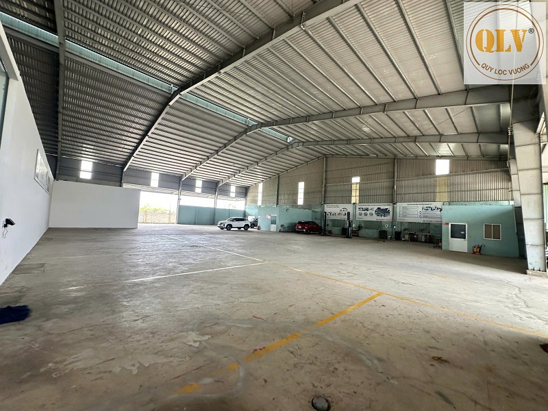 Showroom Space for Rent on Binh Duong Highway