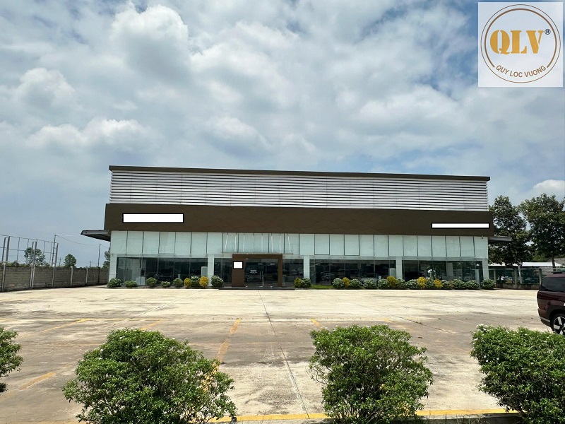 Showroom Space for Rent on Binh Duong Highway
